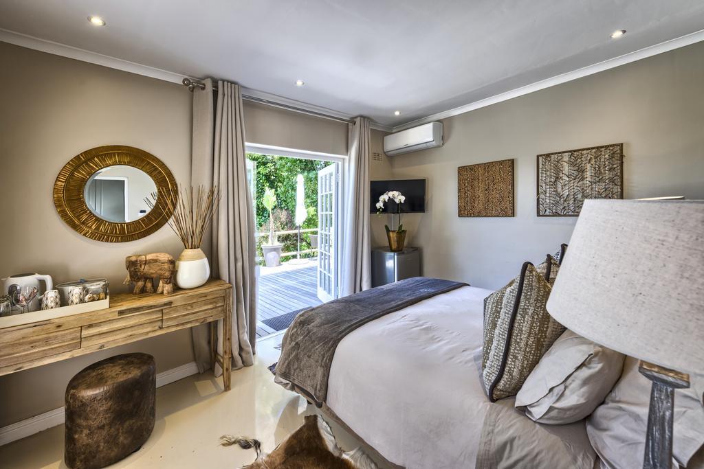 Ikhaya Safari Lodge Cape Town Exterior photo